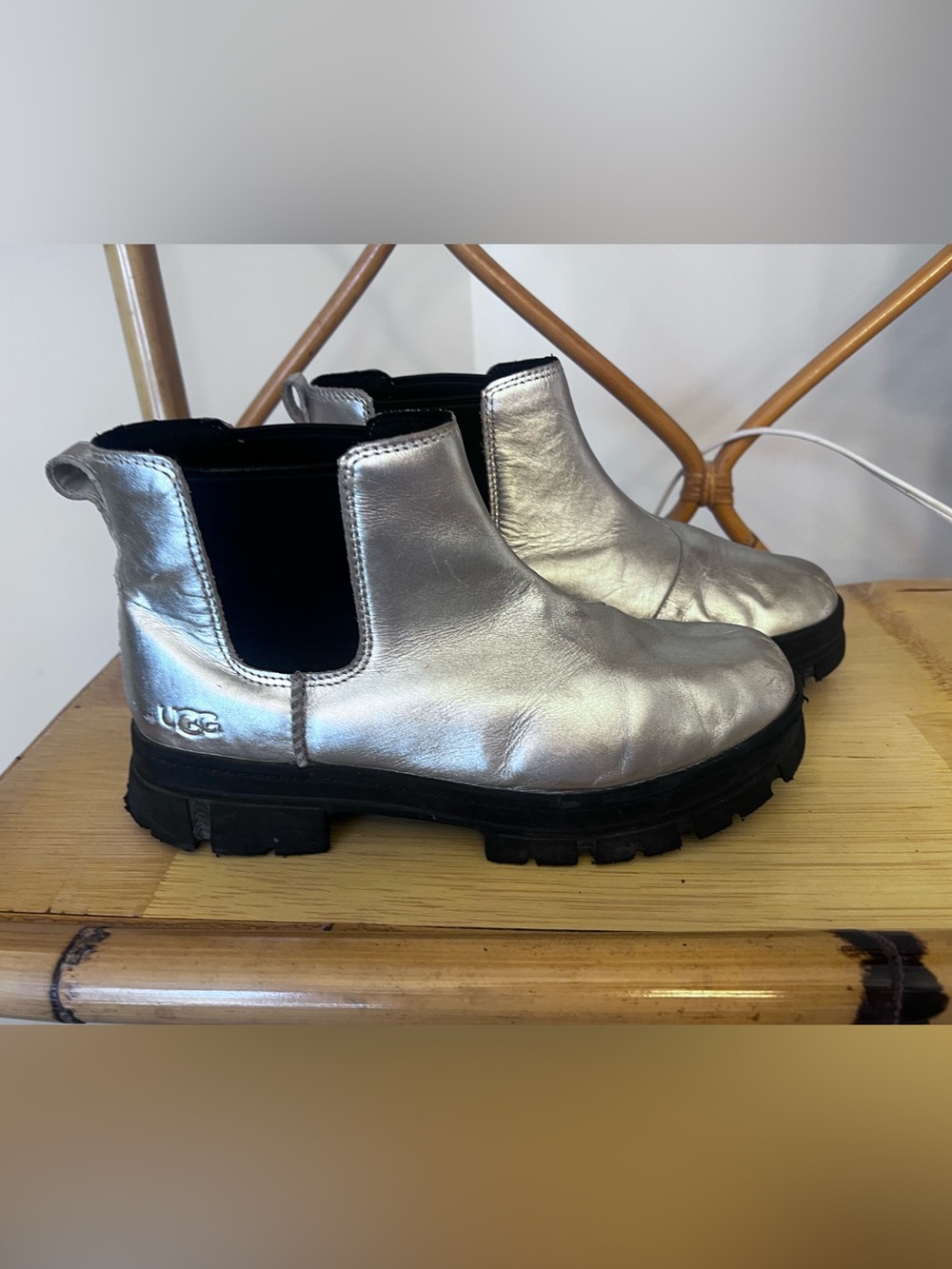UGG Little Girls' Ashton Chelsea Boots Silver Metallic